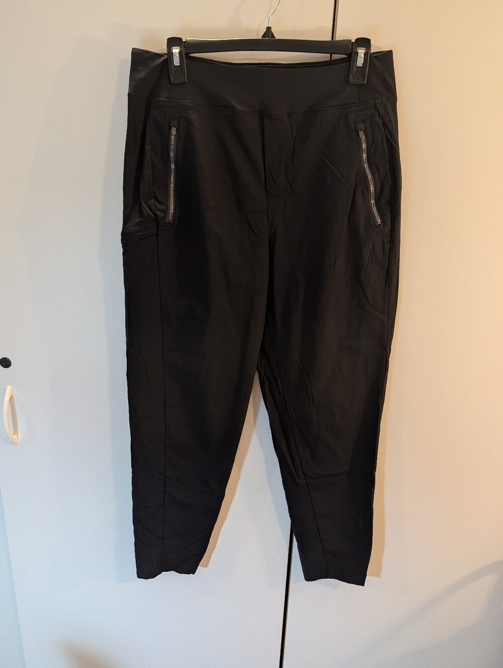 Athleta Woman's Black Size 10 Trekkie North High Rise Jogger